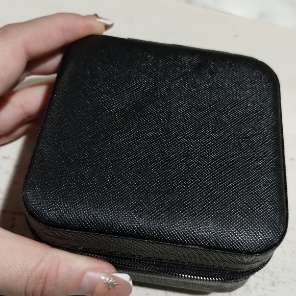 Travel Jewelry Carrier - Picture 5 of 5